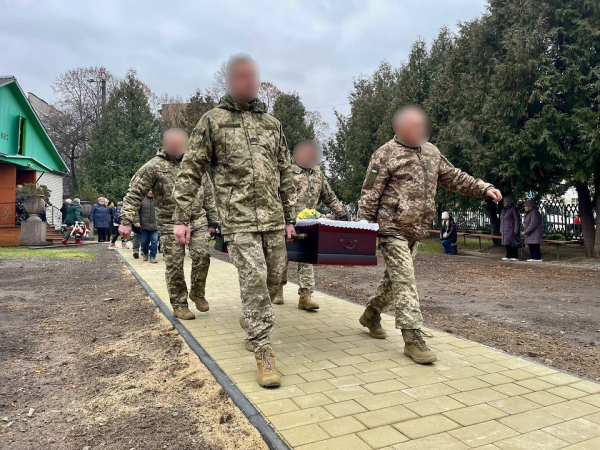 Нововолинська громада провела в останню дорогу загиблого Героя Володимира Шелеміна | Новини Нововолинська