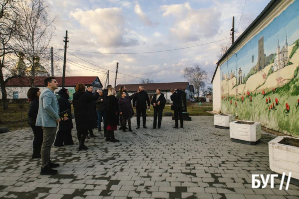 Стан доріг, пасажирські перевезення та волонтерство: очільник ОВА зустрівся з мешканцями Поромівської громади | Новини Нововолинська