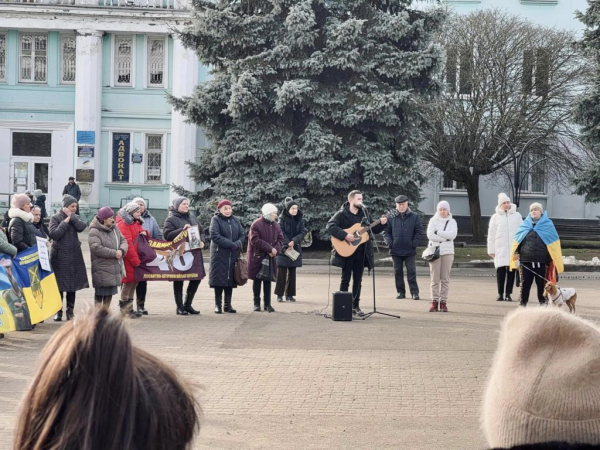 У Нововолинську відбулася мирна акція на підтримку рідних зниклих безвісти та полонених військових | Новини Нововолинська