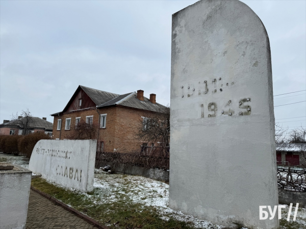 У Нововолинську демонтували статую солдата-прикордонника | Новини Нововолинська