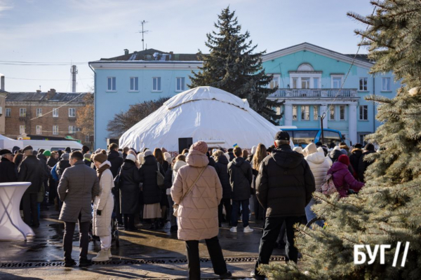 Знайомство з культурою Казахстану: у Нововолинську презентували «Юрту Незламності» | Новини Нововолинська