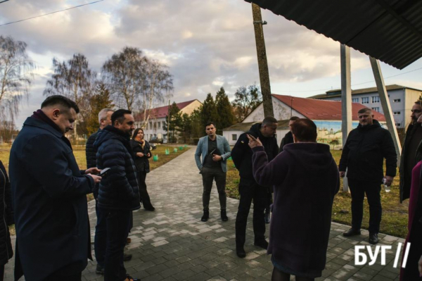 Стан доріг, пасажирські перевезення та волонтерство: очільник ОВА зустрівся з мешканцями Поромівської громади | Новини Нововолинська