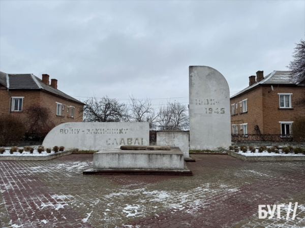 У Нововолинську демонтували статую солдата-прикордонника | Новини Нововолинська