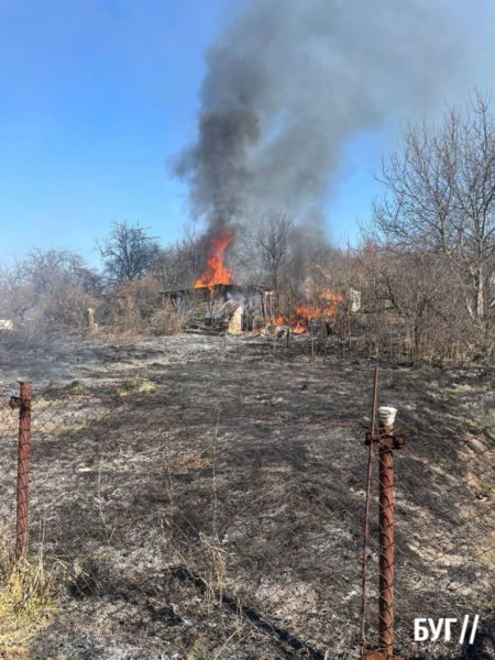 Поблизу Нововолинська від сухої трави загорілася господарська споруда | Новини Нововолинська