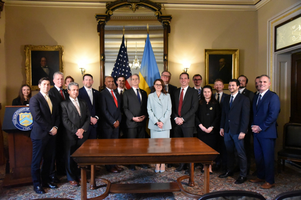 Україна та США створюють спільний Фонд відновлення на умовах 50/50 - 01 травня 2025 :: Донеччина Україна та США створюють спільний Фонд відновлення на умовах 50/50 - 01 травня 2025 :: Донеччина