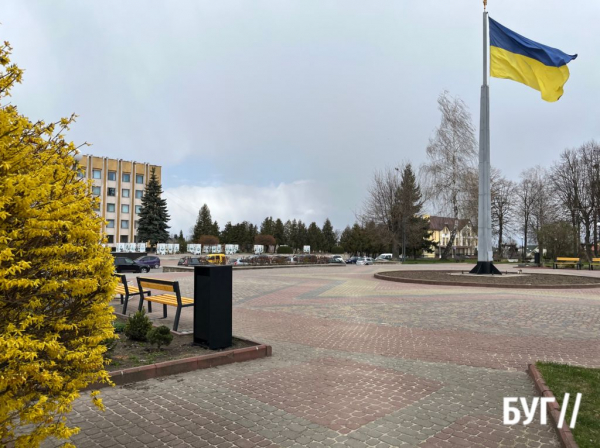 Фото дня: напроти міськради у Нововолинську встановили нові лавки | Новини Нововолинська Фото дня: напроти міськради у Нововолинську встановили нові лавки | Новини Нововолинська