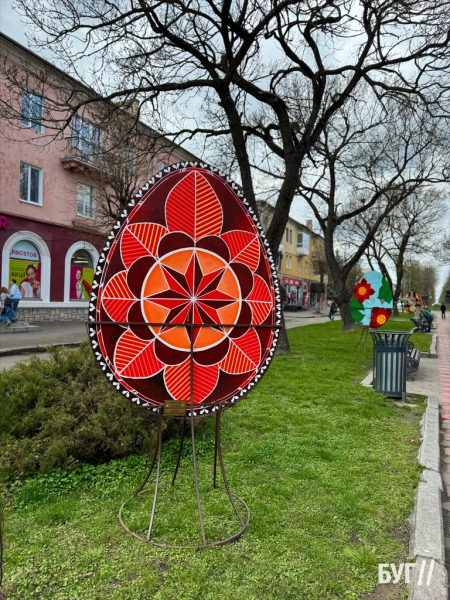 У Нововолинську встановили алею писанок | Новини Нововолинська