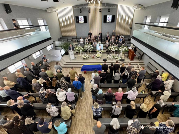 У Нововолинській громаді попрощалися з полеглим Героєм Сергієм Жиляковим | Новини Нововолинська