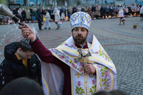 «Христос Воскрес — Воістину Воскрес»: у храмах Нововолинська віряни освятили великодні кошики | Новини Нововолинська «Христос Воскрес — Воістину Воскрес»: у храмах Нововолинська віряни освятили великодні кошики | Новини Нововолинська