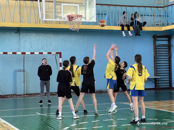 Баскетболістки з Нововолинська вибороли «золото» і «срібло» на ХХІ Спортивних іграх школярів Волині | Новини Нововолинська