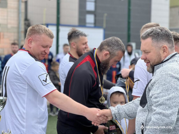 ФК «Шахтар-Ветерани» з Нововолинська здобули перемогу на благодійному турнірі «Кубок Надії-2025» | Новини Нововолинська