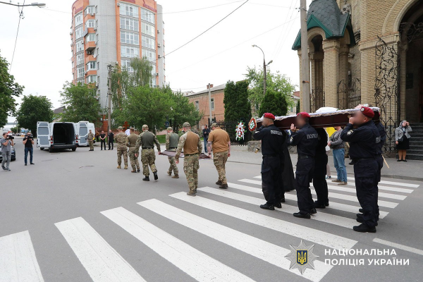 На Донеччині попрощалися із загиблим на фронті сержантом поліції Олександром Батуріним - 27 травня 2025 :: Донеччина