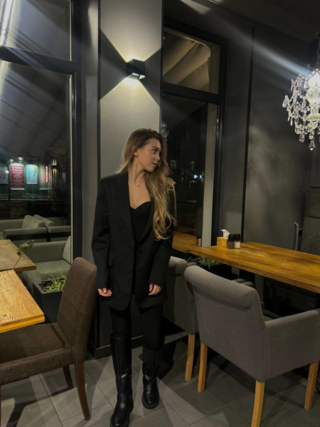 Красуня БУГу: Марія Горун з Нововолинська поєднує з навчанням роботу візажиста та стиліста | Новини Нововолинська