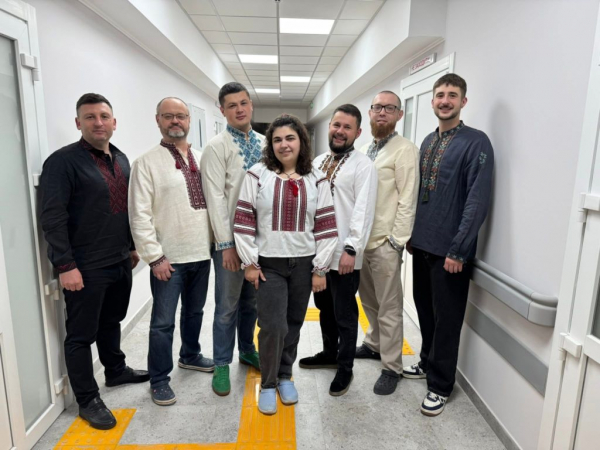 День вишиванки: нововолинці показали свої світлини в національному одязі | Новини Нововолинська