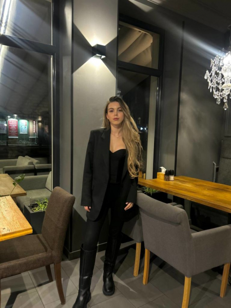 Красуня БУГу: Марія Горун з Нововолинська поєднує з навчанням роботу візажиста та стиліста | Новини Нововолинська