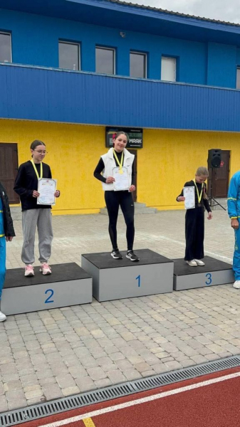 Юні легкоатлети з Нововолинська вибороли командне «золото» на чемпіонаті Волині | Новини Нововолинська