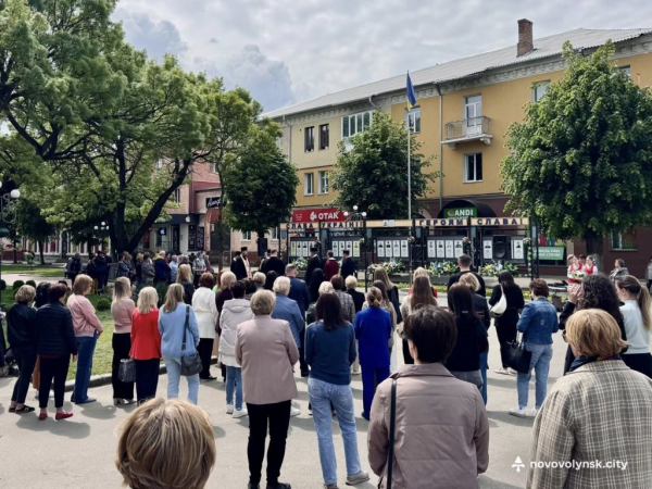 У Нововолинську вшанували Героїв, які загинули під Волновахою | Новини Нововолинська У Нововолинську вшанували Героїв, які загинули під Волновахою | Новини Нововолинська