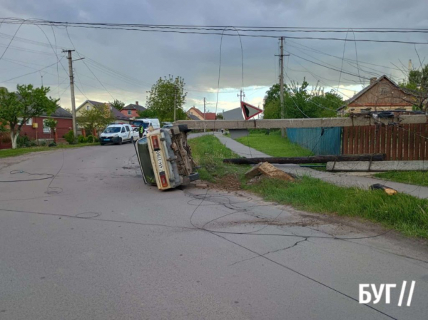 У Нововолинську нетверезий водій ВАЗа врізався в електроопору | Новини Нововолинська