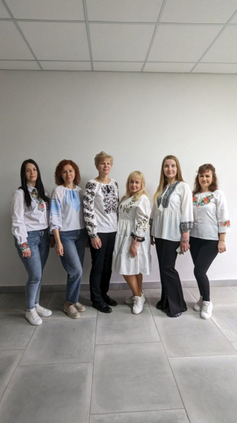 День вишиванки: нововолинці показали свої світлини в національному одязі | Новини Нововолинська