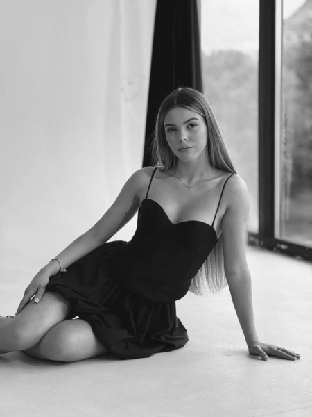 Красуня БУГу: Марія Горун з Нововолинська поєднує з навчанням роботу візажиста та стиліста | Новини Нововолинська