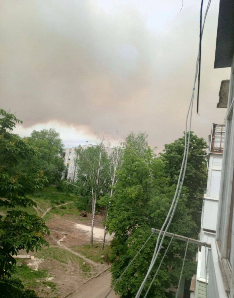 Без світла і в диму: пожежа підібралася до Боровського під окупованим Сіверскодонецьком - 29 травня 2025 :: Донеччина