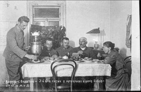 Відкривали школи за свої кошти, а самі жили скромно: унікальні фото родини Бобків із Будятичів, яку знищили «совєти» | Новини Нововолинська