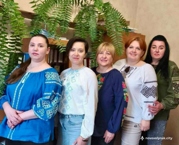 День вишиванки: нововолинці показали свої світлини в національному одязі | Новини Нововолинська