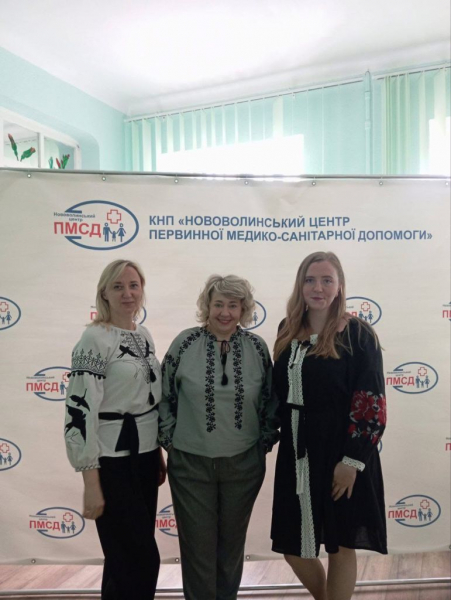 День вишиванки: нововолинці показали свої світлини в національному одязі | Новини Нововолинська