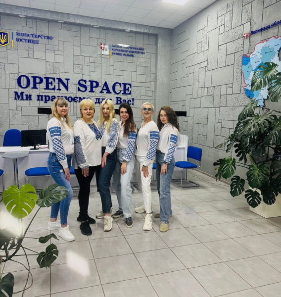 День вишиванки: нововолинці показали свої світлини в національному одязі | Новини Нововолинська