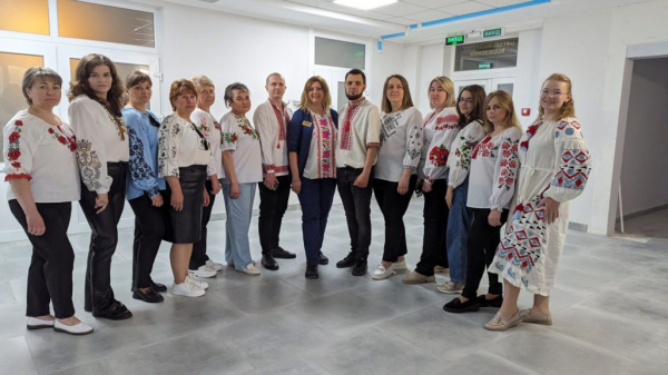 День вишиванки: нововолинці показали свої світлини в національному одязі | Новини Нововолинська