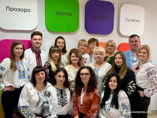 День вишиванки: нововолинці показали свої світлини в національному одязі | Новини Нововолинська