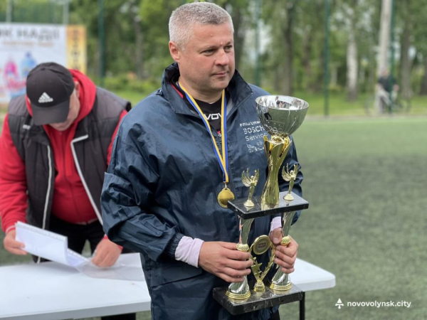 ФК «Шахтар-Ветерани» з Нововолинська здобули перемогу на благодійному турнірі «Кубок Надії-2025» | Новини Нововолинська