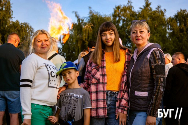 У Нововолинську вперше відзначили Івана Купала: давні обряди, розпалювання ватри та бойовий гопак | Новини Нововолинська У Нововолинську вперше відзначили Івана Купала: давні обряди, розпалювання ватри та бойовий гопак | Новини Нововолинська