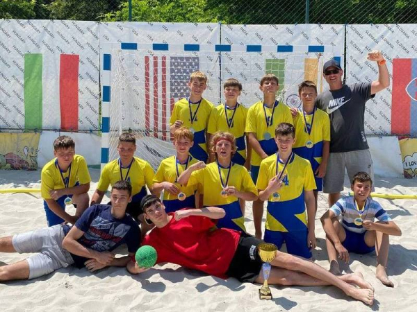 Нововолинські гандболісти стали срібними призерами чемпіонату України | Новини Нововолинська