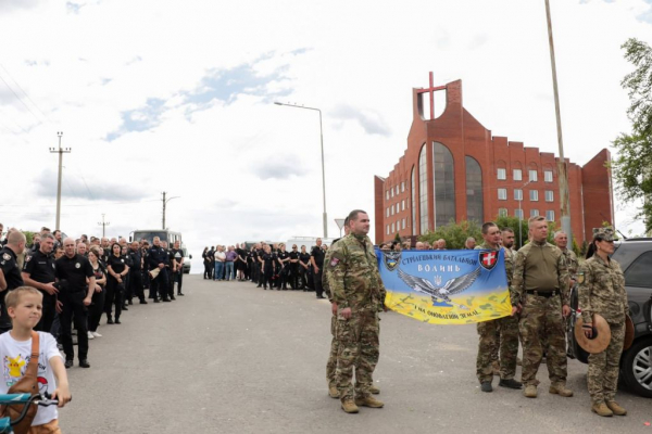 У Нововолинську попрощалися з полеглим Героєм Сергієм Тлумачем | Новини Нововолинська У Нововолинську попрощалися з полеглим Героєм Сергієм Тлумачем | Новини Нововолинська