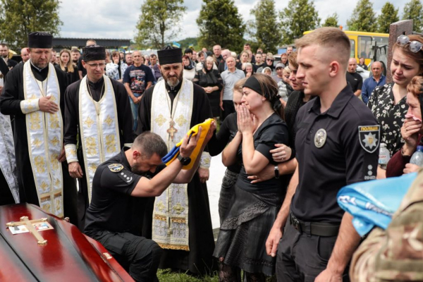 У Нововолинську попрощалися з полеглим Героєм Сергієм Тлумачем | Новини Нововолинська У Нововолинську попрощалися з полеглим Героєм Сергієм Тлумачем | Новини Нововолинська