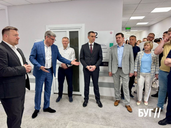 Нововолинська лікарня відкрила нові сучасні відділення: візит посадовців з Києва | Новини Нововолинська