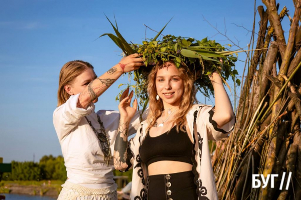У Нововолинську вперше відзначили Івана Купала: давні обряди, розпалювання ватри та бойовий гопак | Новини Нововолинська У Нововолинську вперше відзначили Івана Купала: давні обряди, розпалювання ватри та бойовий гопак | Новини Нововолинська