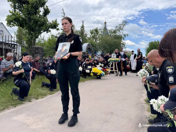 У Нововолинську попрощалися з полеглим Героєм Сергієм Тлумачем | Новини Нововолинська У Нововолинську попрощалися з полеглим Героєм Сергієм Тлумачем | Новини Нововолинська