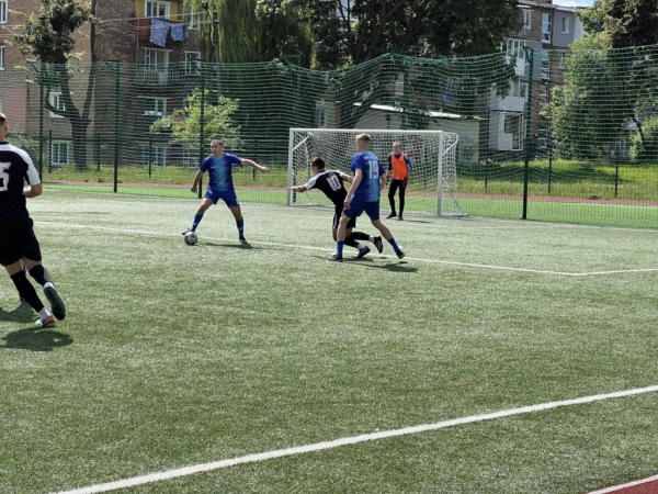 У Нововолинську відбувся благодійний турнір з футболу | Новини Нововолинська У Нововолинську відбувся благодійний турнір з футболу | Новини Нововолинська