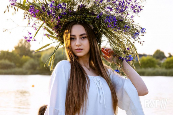 У Нововолинську вперше відзначили Івана Купала: давні обряди, розпалювання ватри та бойовий гопак | Новини Нововолинська У Нововолинську вперше відзначили Івана Купала: давні обряди, розпалювання ватри та бойовий гопак | Новини Нововолинська