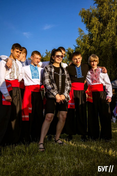 У Нововолинську вперше відзначили Івана Купала: давні обряди, розпалювання ватри та бойовий гопак | Новини Нововолинська У Нововолинську вперше відзначили Івана Купала: давні обряди, розпалювання ватри та бойовий гопак | Новини Нововолинська