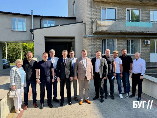 Нововолинська лікарня відкрила нові сучасні відділення: візит посадовців з Києва | Новини Нововолинська