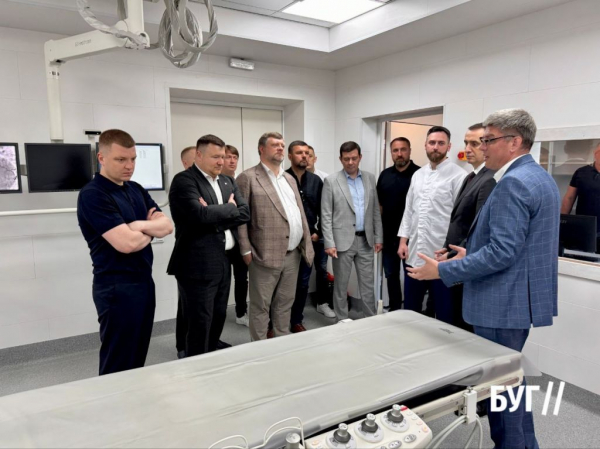 Нововолинська лікарня відкрила нові сучасні відділення: візит посадовців з Києва | Новини Нововолинська