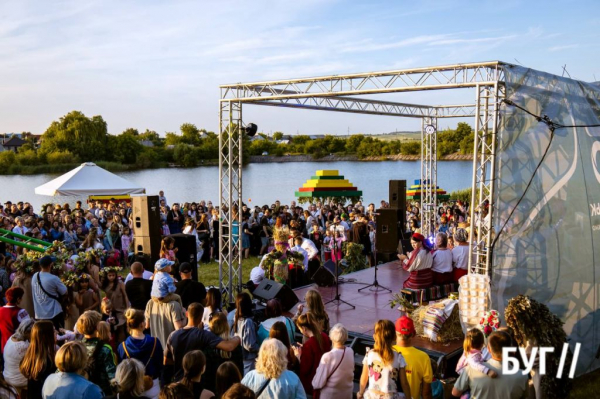 У Нововолинську вперше відзначили Івана Купала: давні обряди, розпалювання ватри та бойовий гопак | Новини Нововолинська У Нововолинську вперше відзначили Івана Купала: давні обряди, розпалювання ватри та бойовий гопак | Новини Нововолинська