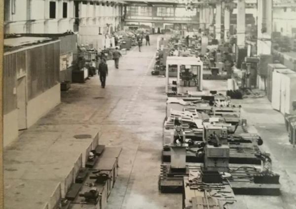 Його будували три країни, а тепер з вікон ростуть дерева: як гинув легендарний завод-велетень у Нововолинську | Новини Нововолинська Його будували три країни, а тепер з вікон ростуть дерева: як гинув легендарний завод-велетень у Нововолинську | Новини Нововолинська