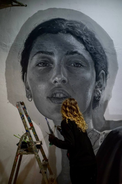 Красуня БУГу: Валерія Пасека з Благодатного підкорює Нью-Йорк своїми муралами | Новини Нововолинська