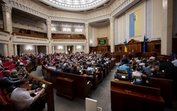 Нардеп: Уряд заклав середній курс долара на наступний рік на рівні 45,7 грн