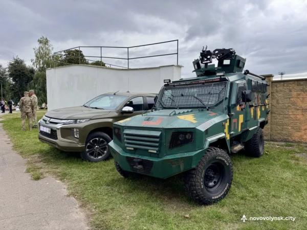 До Дня Захисників та Захисниць відбулися благодійні заходи: збирали кошти для 14 бригади | Новини Нововолинська До Дня Захисників та Захисниць відбулися благодійні заходи: збирали кошти для 14 бригади | Новини Нововолинська