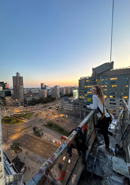 Красуня БУГу: Валерія Пасека з Благодатного підкорює Нью-Йорк своїми муралами | Новини Нововолинська